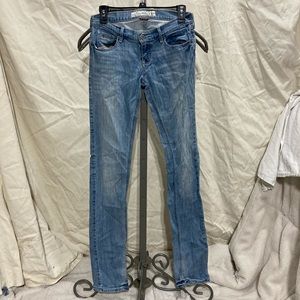 Woman’s hollister jeans size 3L